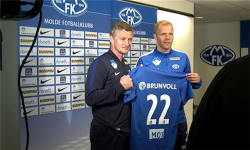 马特乌斯：我和马拉多纳就像梅西和C罗，但我们场外相处更多（马特乌斯：我与马拉多纳如梅西与C罗，但私下互动更多）