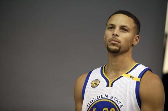 巴萨2比1逆转法兰克福首胜对手（巴萨2比1逆转法兰克福，收获对阵该队首胜）