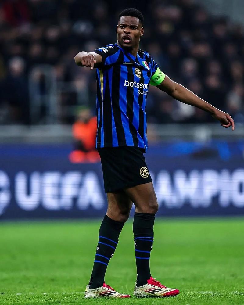 卡巴雷罗：为亚泰降级难过，我很愿意回去带领亚泰重返中超（卡巴雷罗：为亚泰降级痛心，愿回归执教带队重返中超）