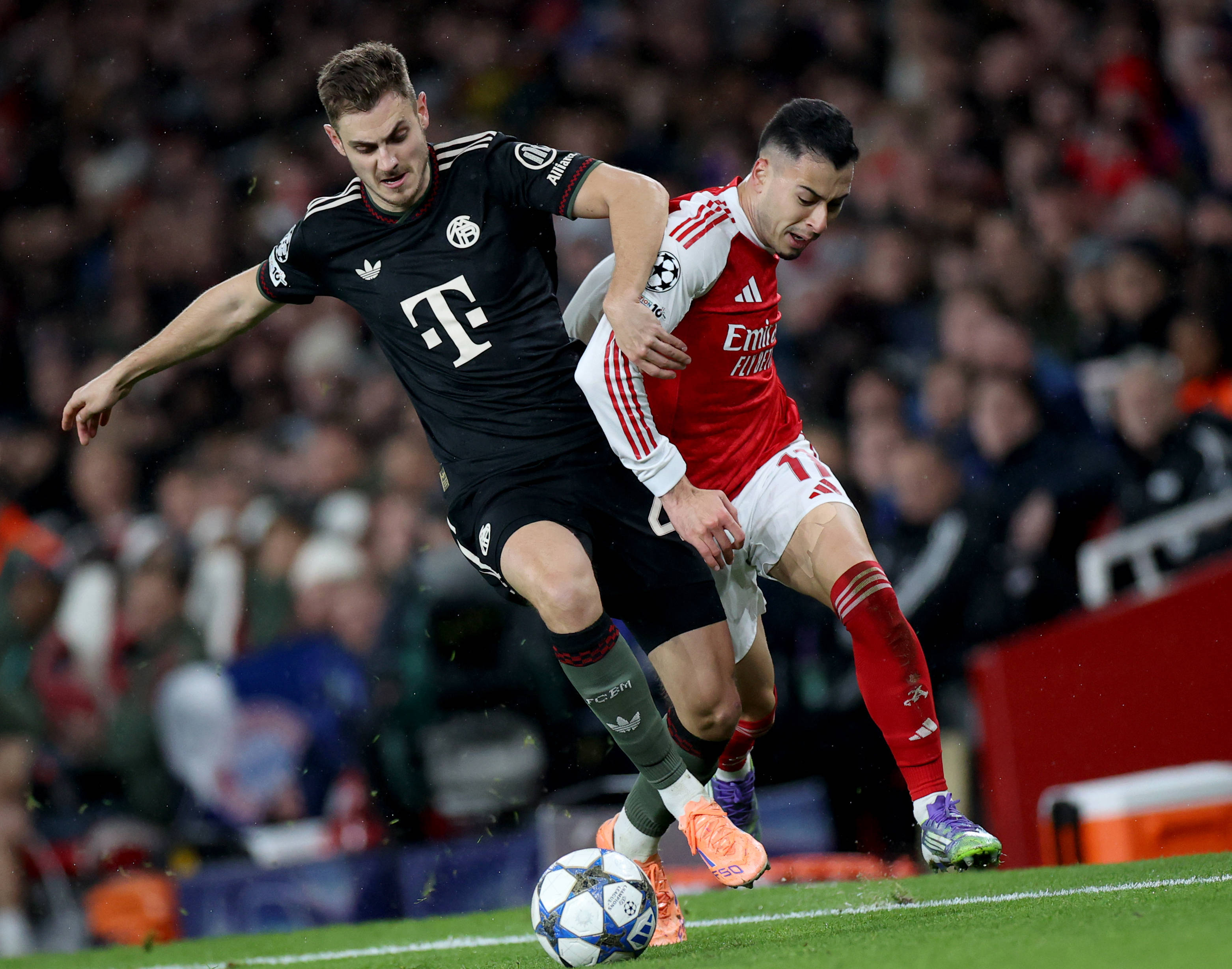 国乒香港训练！王楚钦一身黄好亮眼，莎莎苦练反手，陈幸同回归（国乒香港集训：王楚钦黄装吸睛，莎莎苦练反手，陈幸同回归）