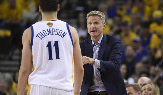 贡献两双表现！埃迪关键时刻盖帽＆进攻篮板帮助灰熊拿下比赛（埃迪砍下两双，关键大帽+前场篮板助灰熊取胜）