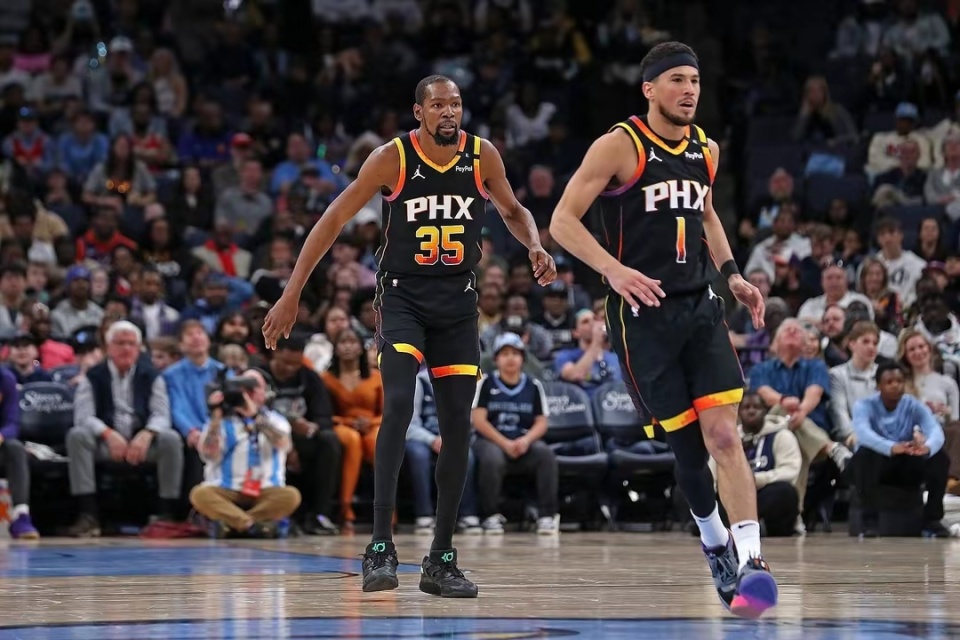 安布：邵佳一与此前的混乱划清界限，是国足非常好的主帅人选（安布：邵佳一已与过往混乱切割，堪称国足主帅的上佳人选）