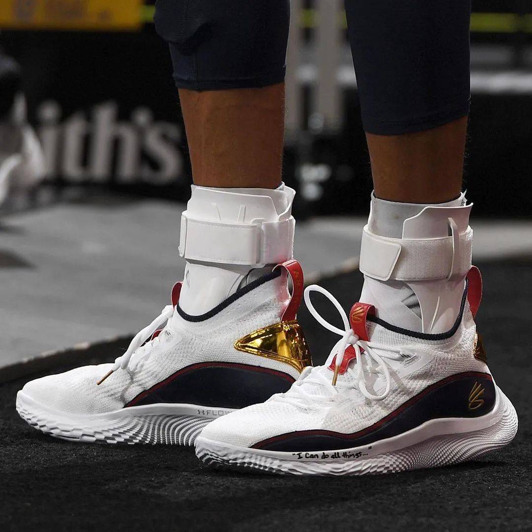 海港夺冠历程：上半程排第4，对BIG4仅取1分；下半程11胜2平2负（海港问鼎之路：前半程第4、对BIG4仅1分；后半程11胜2平2负）