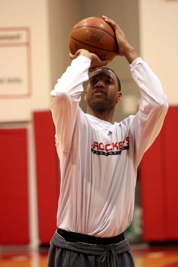 成都蓉城新掌门人徐正源续约并推动三名球员签约，球队迅速崛起，有望争冠。（成都蓉城续约主帅徐正源并签下三将，球队迅速崛起剑指冠军）