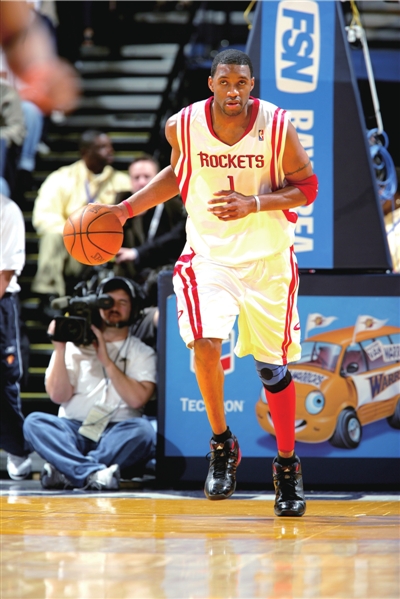 英媒：比苏马在吸笑气之后面临纪律处罚，热刺要在冬窗送走他（英媒：比苏马涉吸笑气或遭纪律处分，热刺拟冬窗将其出售）