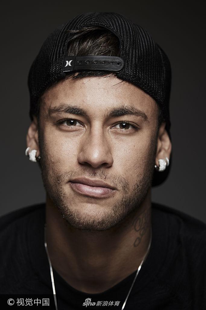 英超第14轮：切尔西1-3利兹联两场不胜 托辛失误送礼帕尔默复出（英超第14轮：切尔西1-3负利兹联，两轮不胜；托辛失误送礼，帕尔默复出）