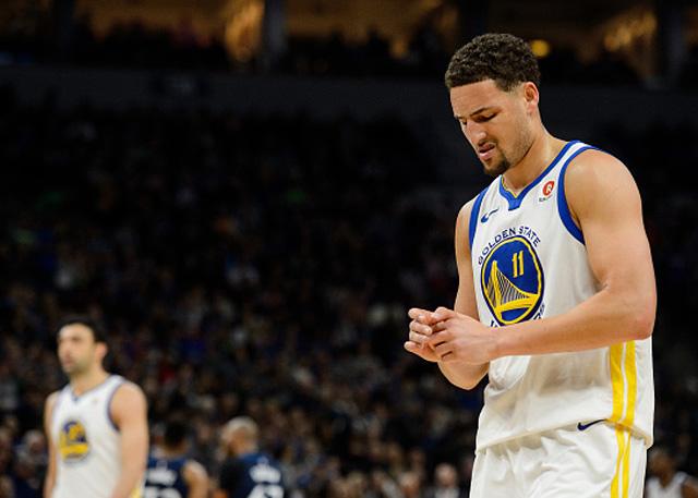 湖人板凳哑火半场仅得7分，马刺三大板凳合砍29分压制湖人（湖人替补熄火半场仅7分，马刺三替补合力轰29分占上风）