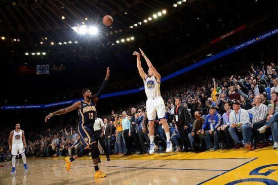 八村塁：东契奇缺席必须得有人站出来，我们需要保持团结一致（八村塁谈东契奇缺阵：总得有人顶上，我们必须团结一致）