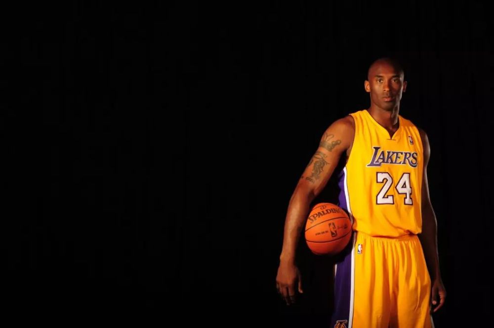 西甲前瞻：巴萨剑指7连胜巩固领跑，奥萨苏纳沦落保级军团（西甲前瞻：巴萨冲击七连胜稳固榜首，奥萨苏纳陷入保级泥潭）