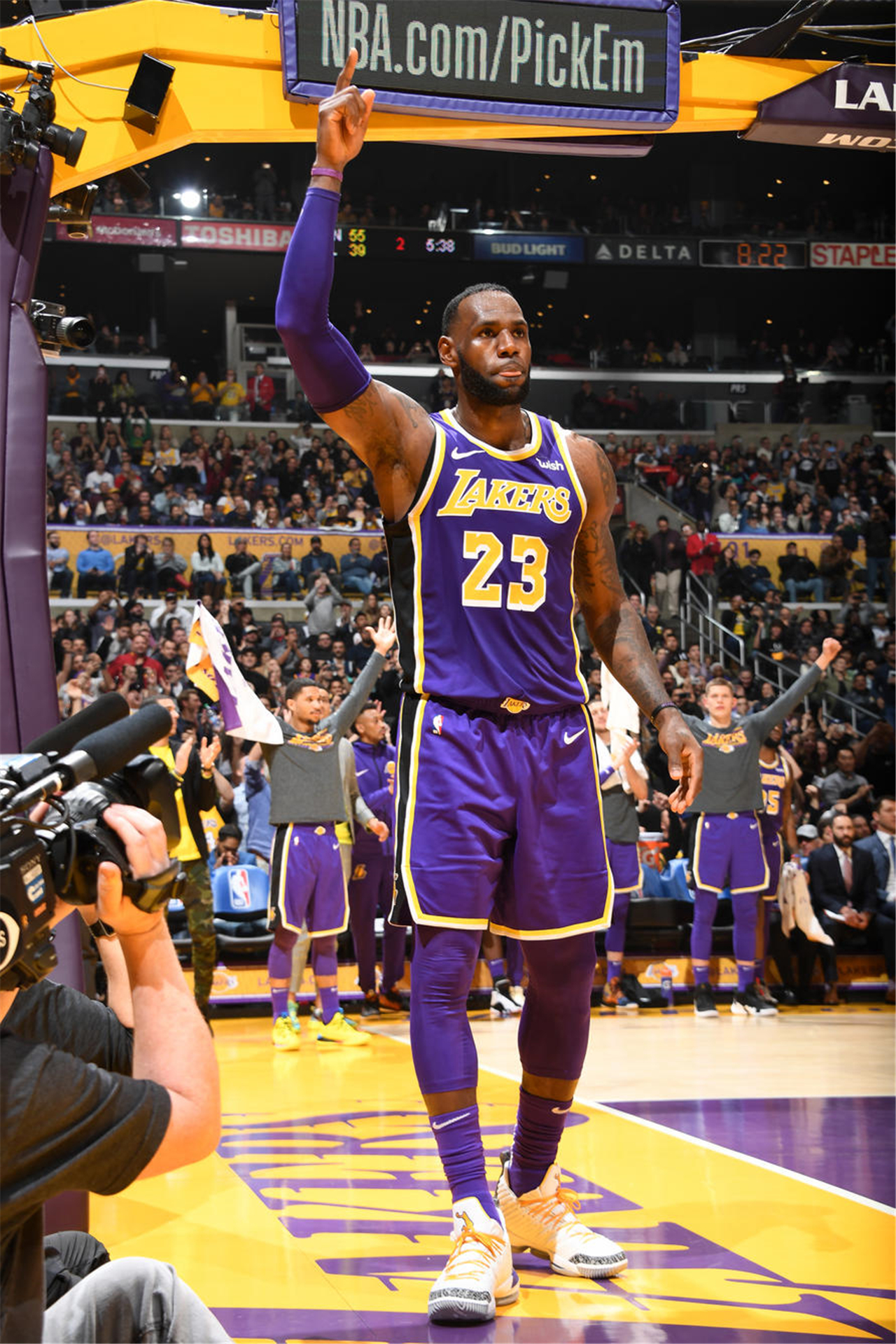 利兹联主帅：战胜蓝军让球队重获信心，利物浦能拿到欧冠席位（利兹联主帅：击败蓝军重振士气，利物浦有望锁定欧冠名额）