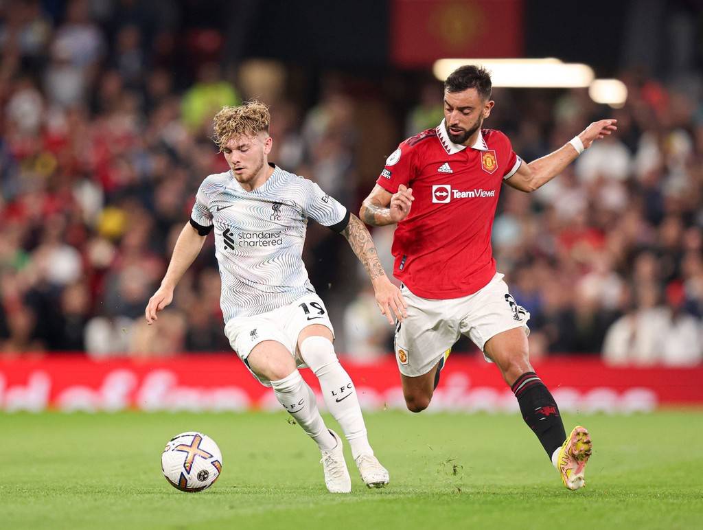 勇士新赛季名单敲定 库里领衔出战（勇士确定新季大名单 库里率队征战）