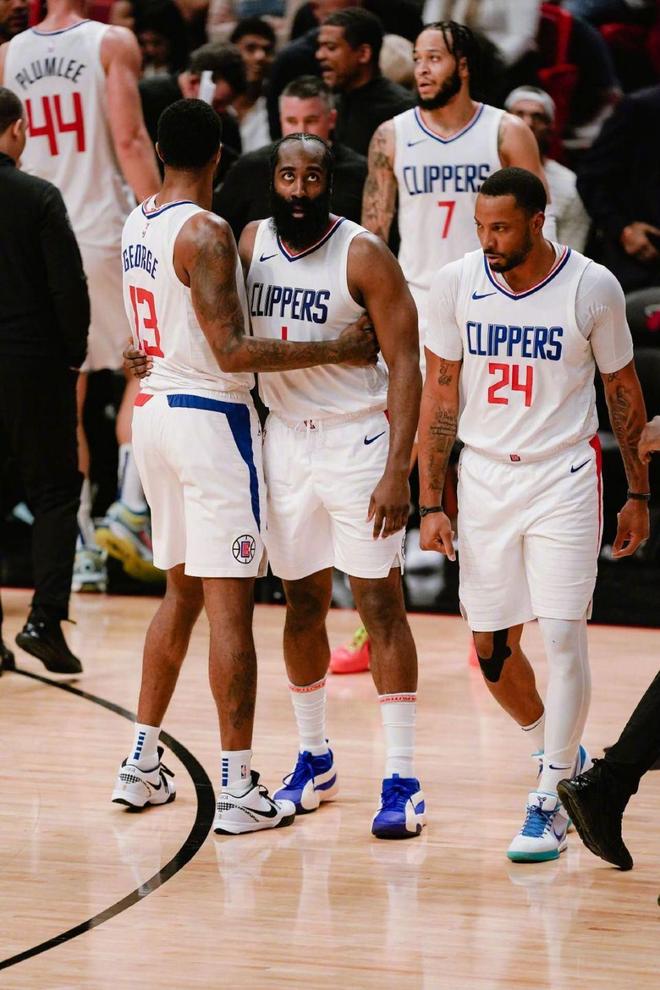 浙江男篮末节连得10分逆转辽宁（末节10分爆发，浙江男篮逆转辽宁）